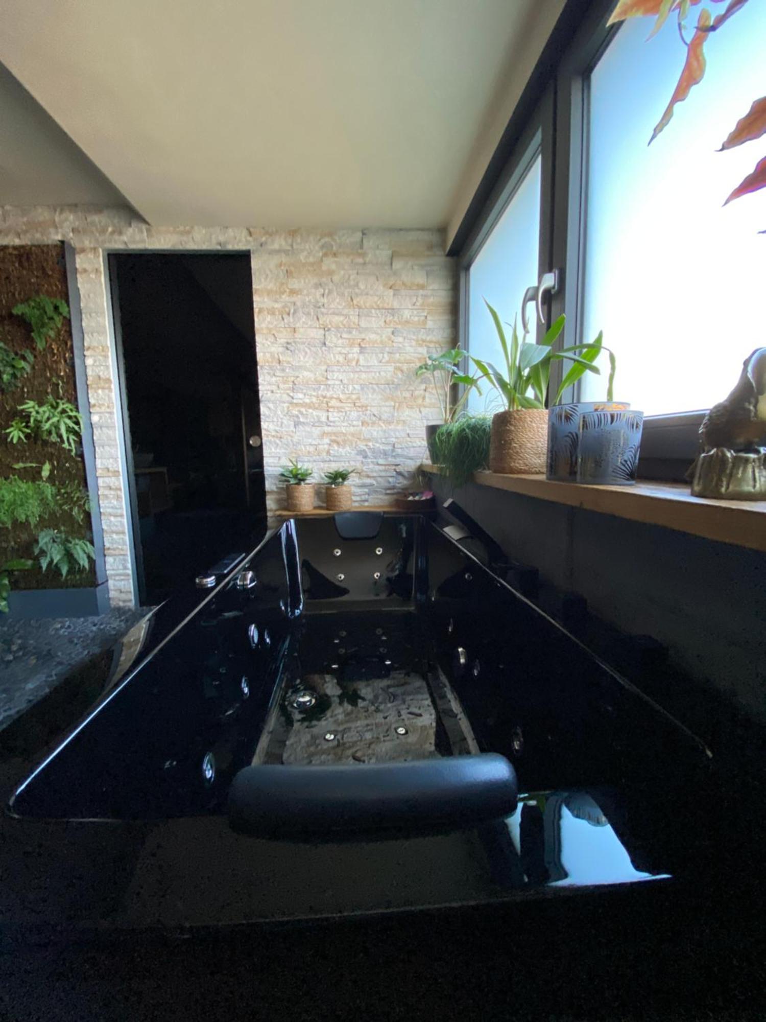 Private Wellness Suiten Mit Whirlpool Essen Ngoại thất bức ảnh